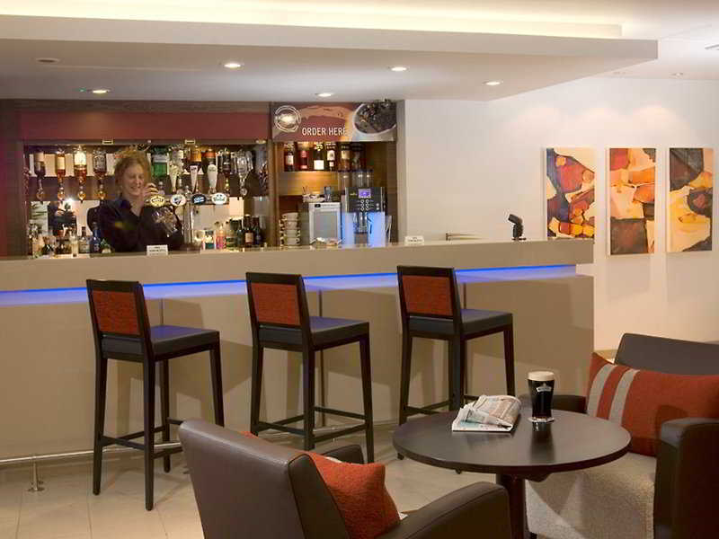 Holiday Inn Express East Midlands Airport, An Ihg Hotel Castle Donington Restaurant photo