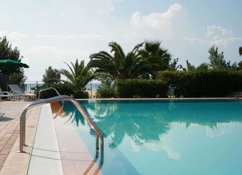Marina Del Marchese Beach Resort Botricello Exterior photo