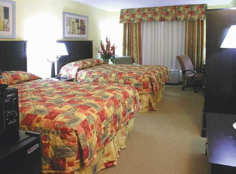 Holiday Inn Express Hotel & Suites Fort Lauderdale Airport/Cruise Port, An Ihg Hotel Room photo