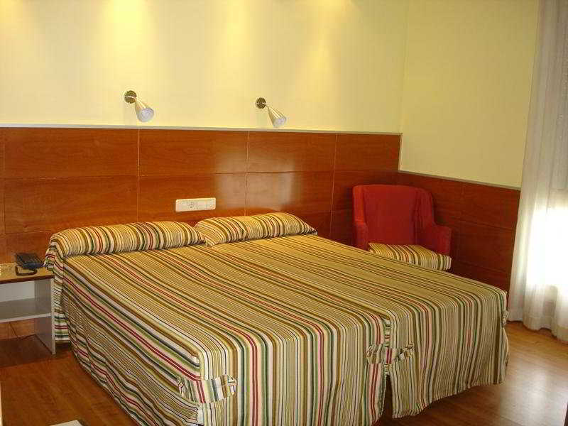 Hotel Girona Nord Sarria de Ter Room photo