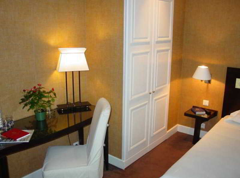 Hotel De La Jatte Neuilly-sur-Seine Room photo