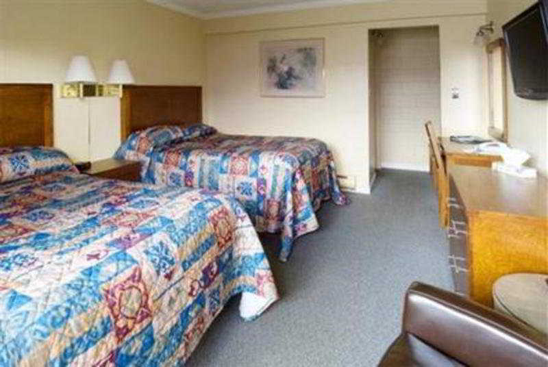 Westward Inn & Suites Langley Room photo