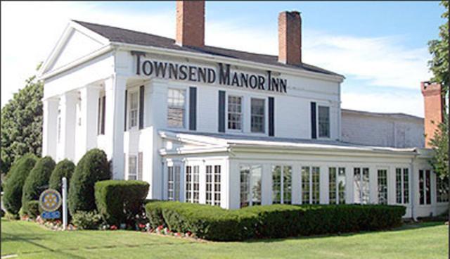 Townsend Manor Inn Greenport Exterior photo