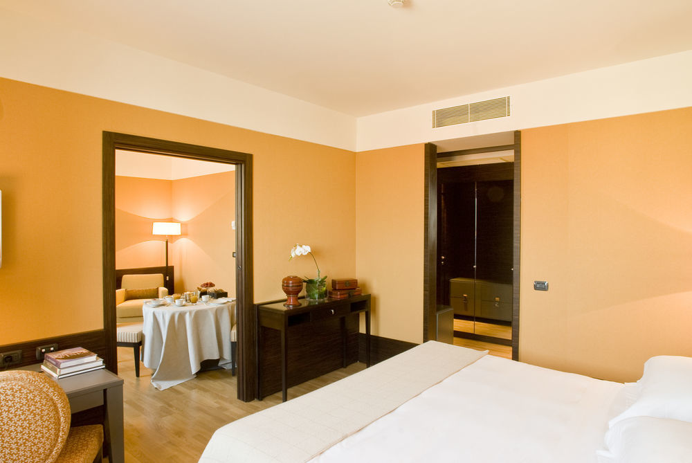 Starhotels Grand Milan Saronno Exterior photo