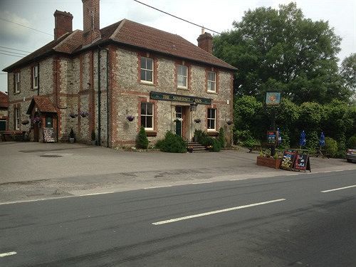 The Somerset Arms Warminster Exterior photo