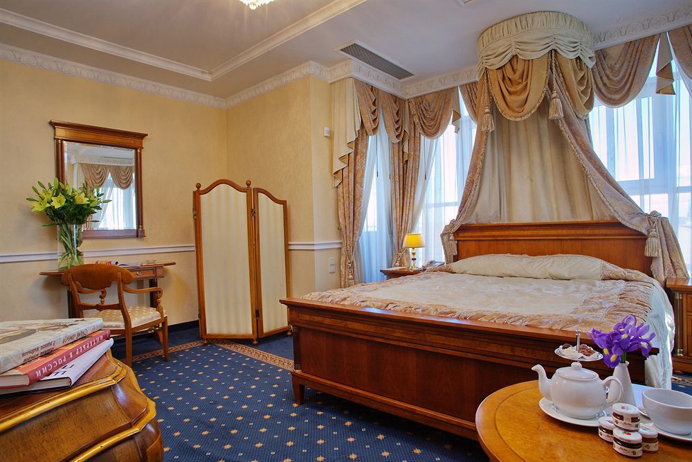 Grand Hotel Emerald Saint Petersburg Exterior photo