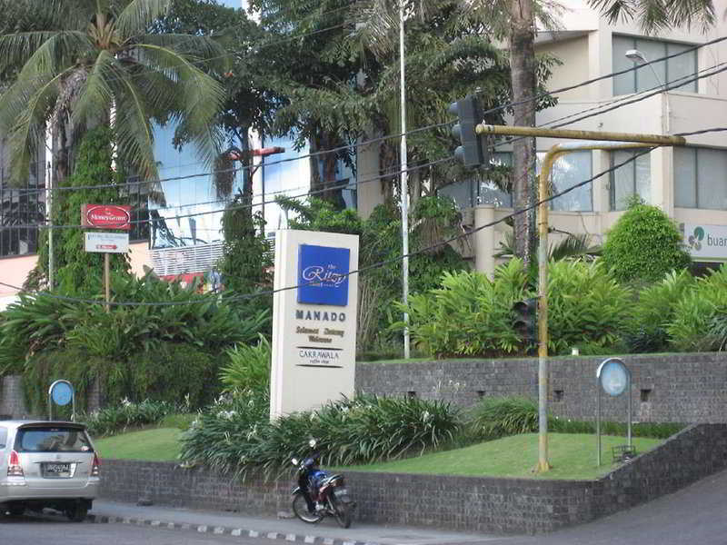 Ritzy Manado Hotel Exterior photo