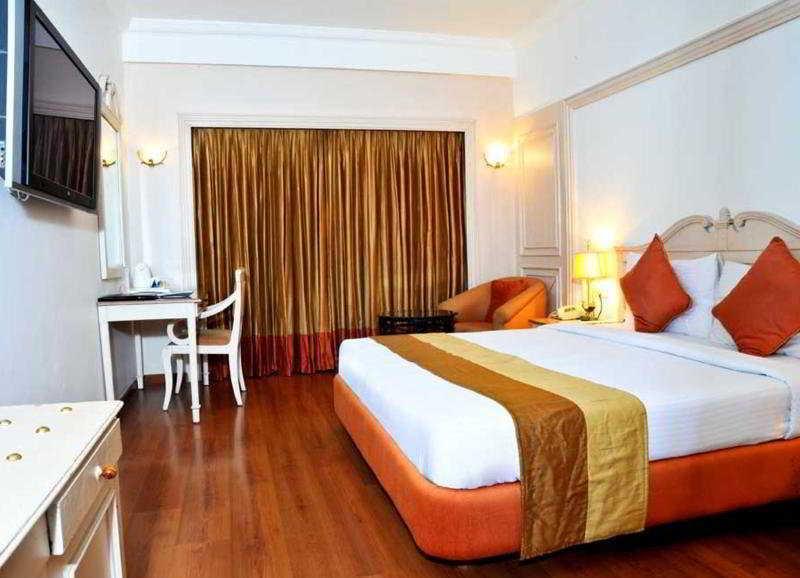 Quality Hotel D V Manor Vijayawada Exterior photo