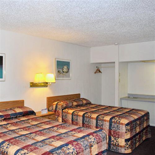 Thunderbird Motel Hillsboro Room photo