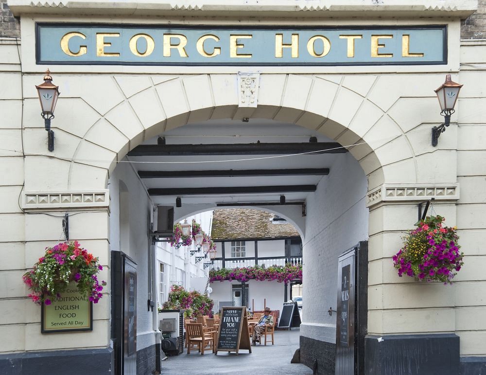 George Hotel By Greene King Inns Huntingdon Exterior photo