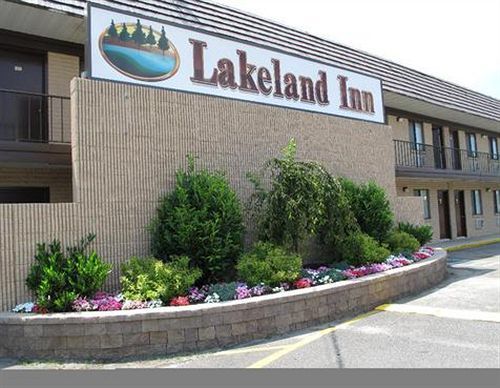 Lakeland Inn - Bohemia Exterior photo