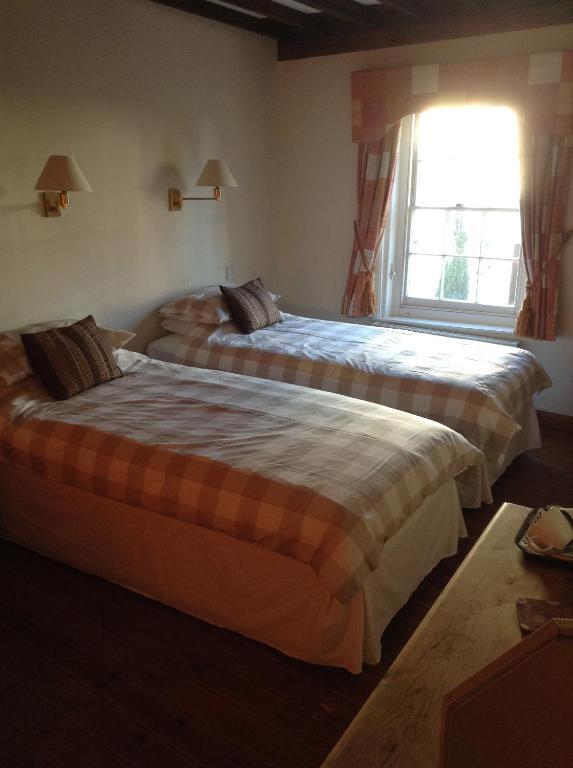 Gallows Guest House Huntingdon Room photo