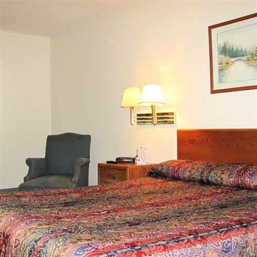 Oyo Hotel Ozark Mo Hwy 65 Room photo