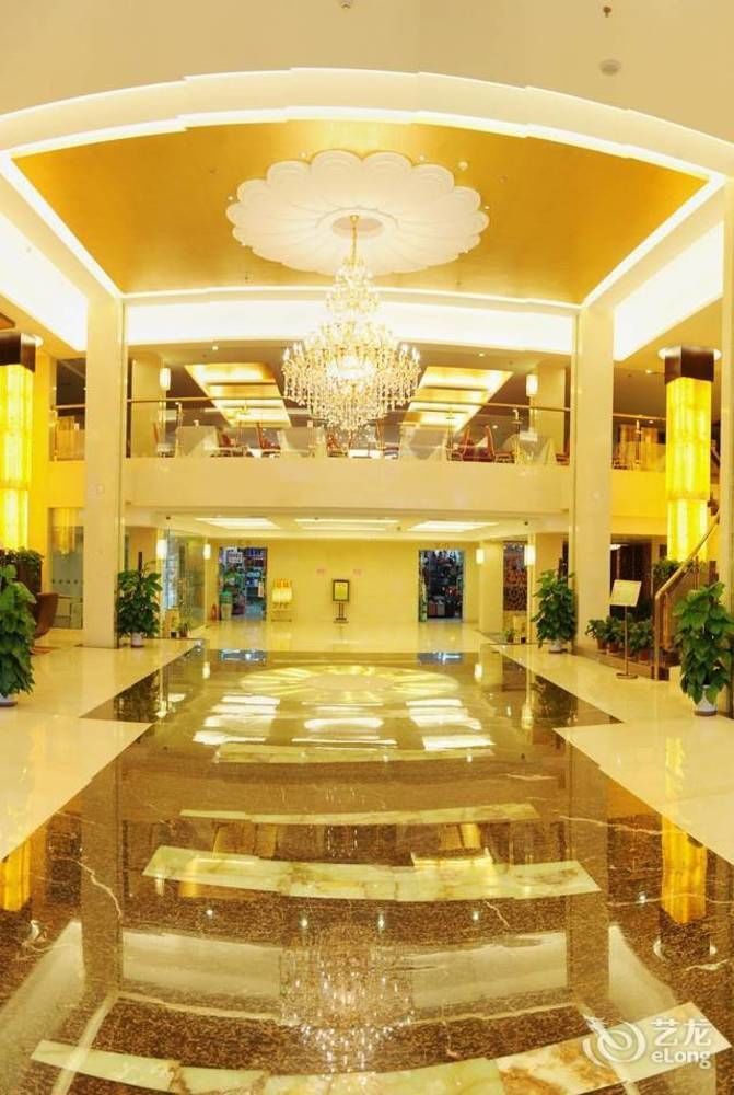 Golden Dragonball Hotel Guilin Exterior photo