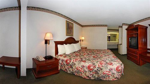 Amerivu Inn And Suites - Siler City Exterior photo