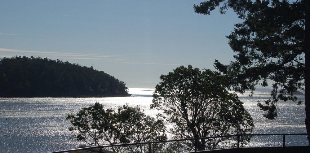 Mayne Island Resort Bennett Bay Exterior photo