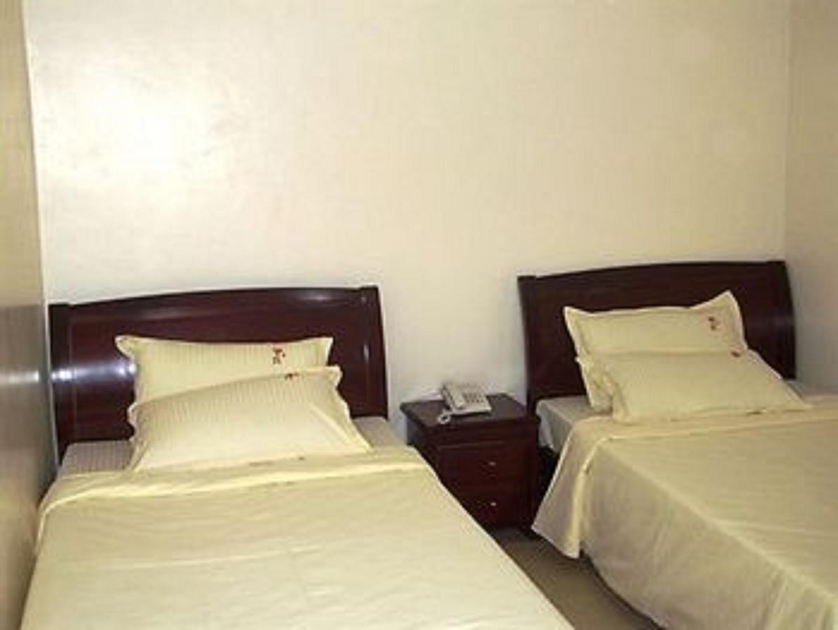The Strand Hotel Nairobi Room photo
