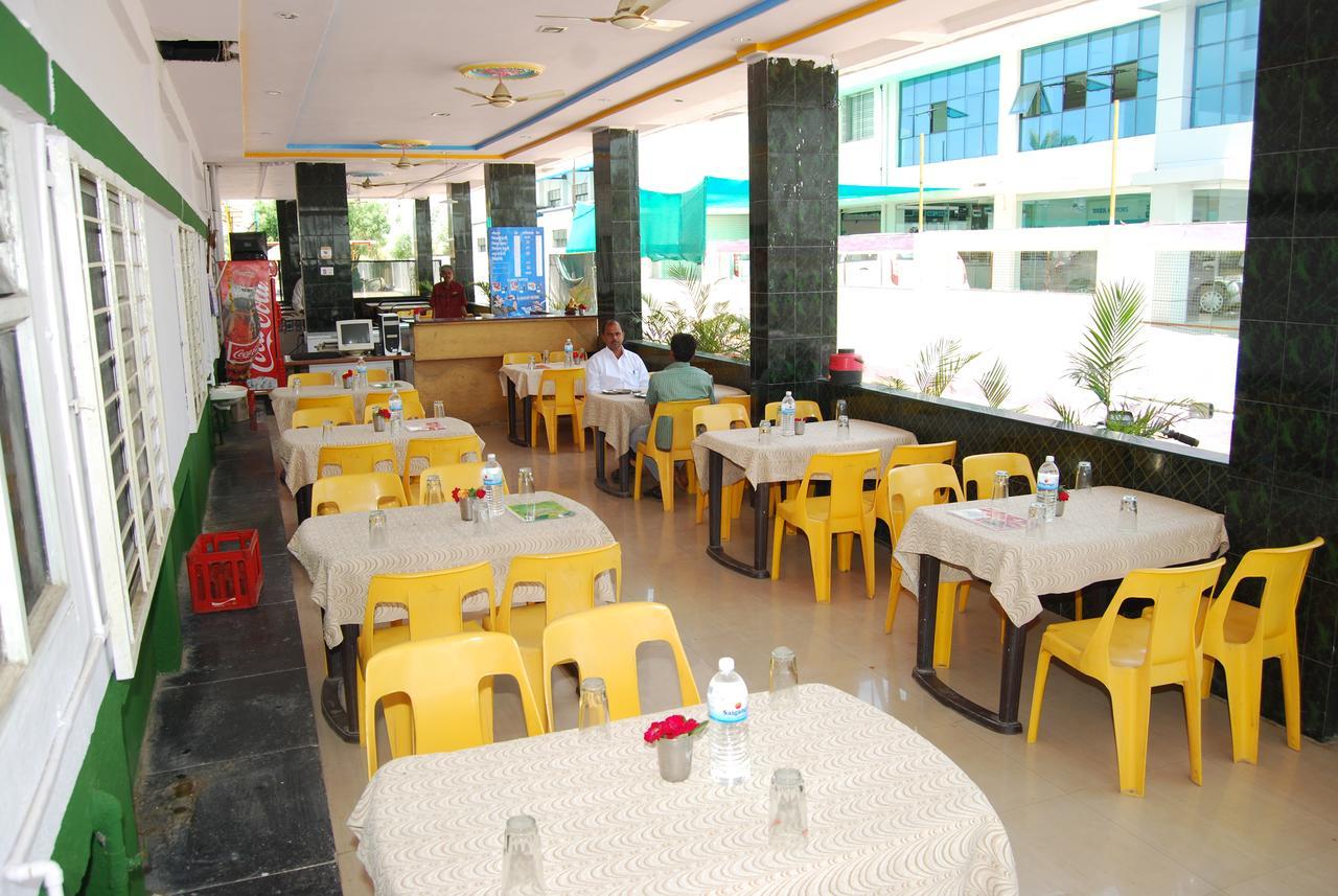 Hotel Utsav Shirdi Exterior photo