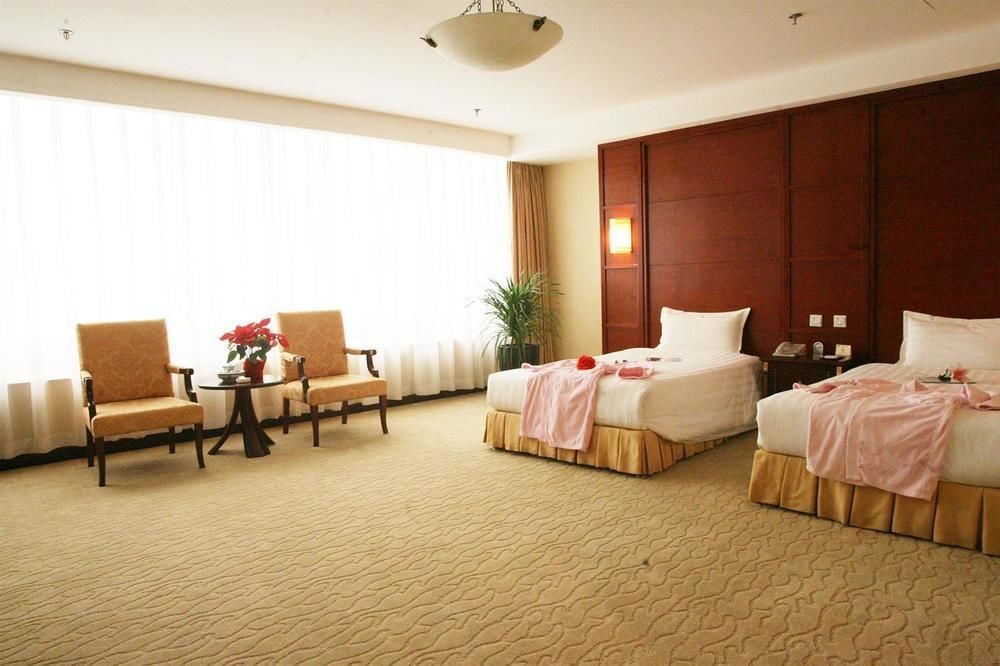 Hongkun International Hotel Beijing Exterior photo