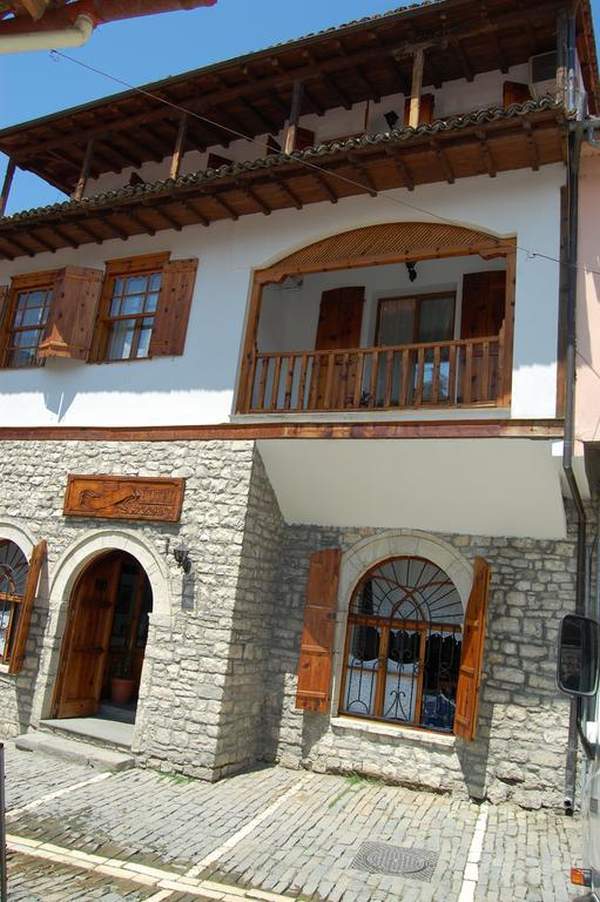 Hotel Berati Exterior photo