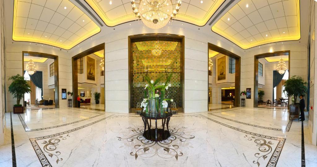 S&N Zhejiang Linhai International Hotel Exterior photo