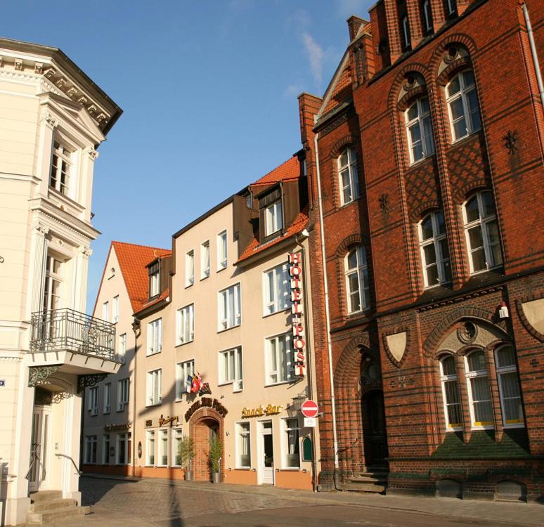 Altstadt Hotel Zur Post Stralsund Exterior photo