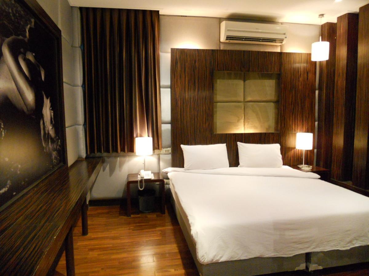 Strand Inn Hotel Bangkok Room photo