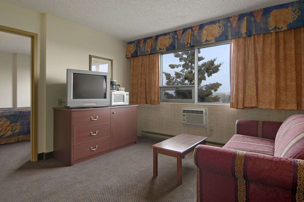 Best Western Plus Edmonton Airport Hotel Leduc Room photo