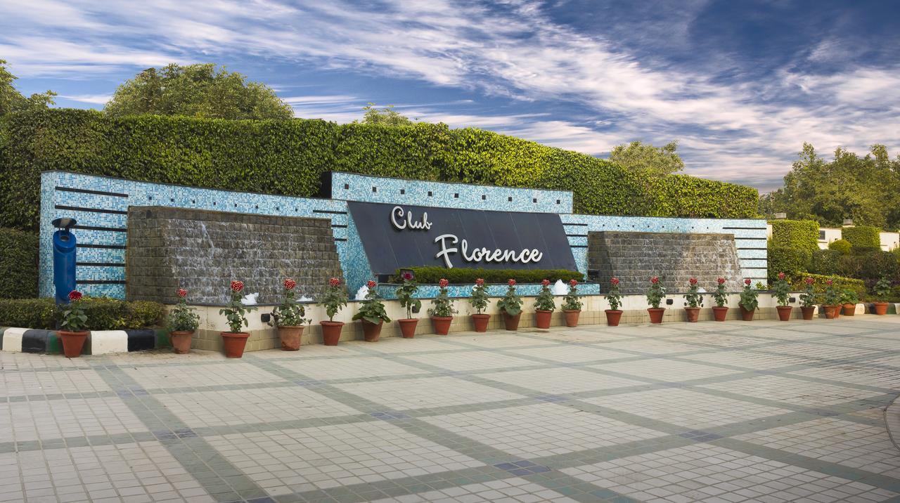 Club Florence New Delhi Exterior photo