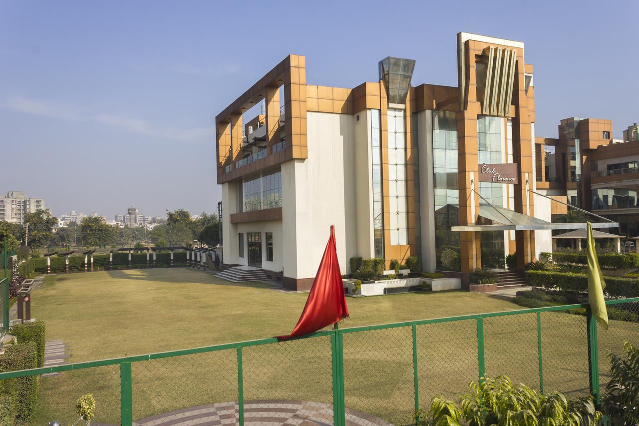 Club Florence New Delhi Exterior photo