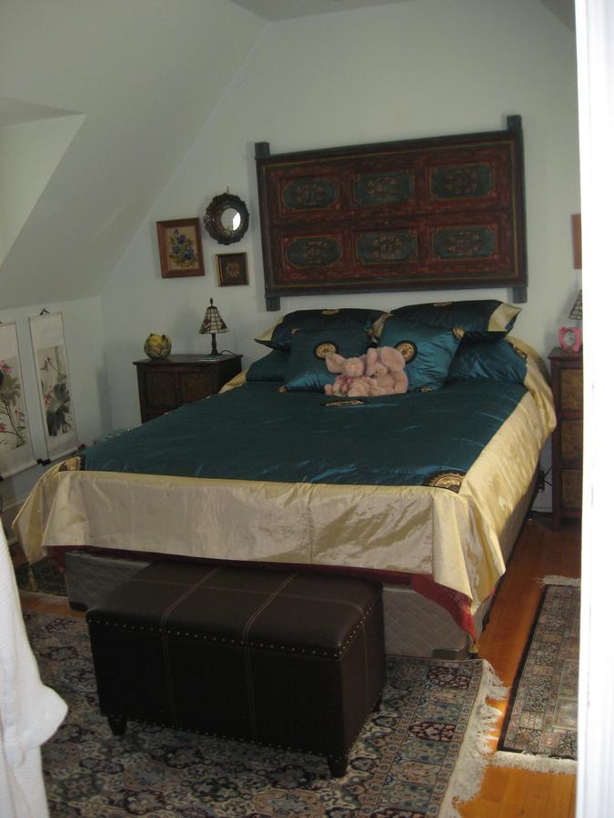 Mermaids' Porch Bed & Breakfast Portsmouth Room photo