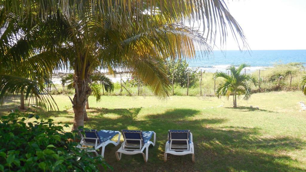 Marblue Hotel Treasure Beach Exterior photo