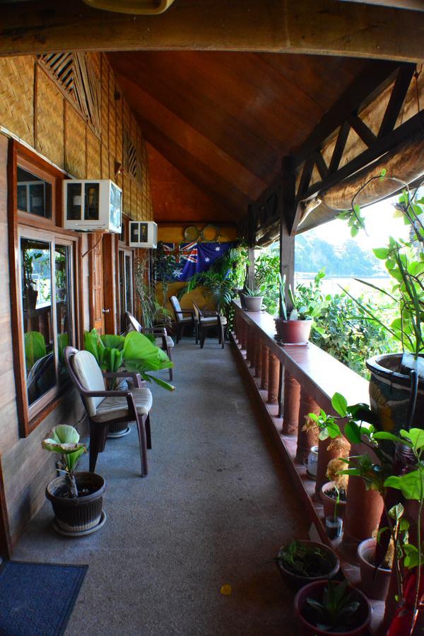 Captngreggs Dive Resort Puerto Galera Exterior photo