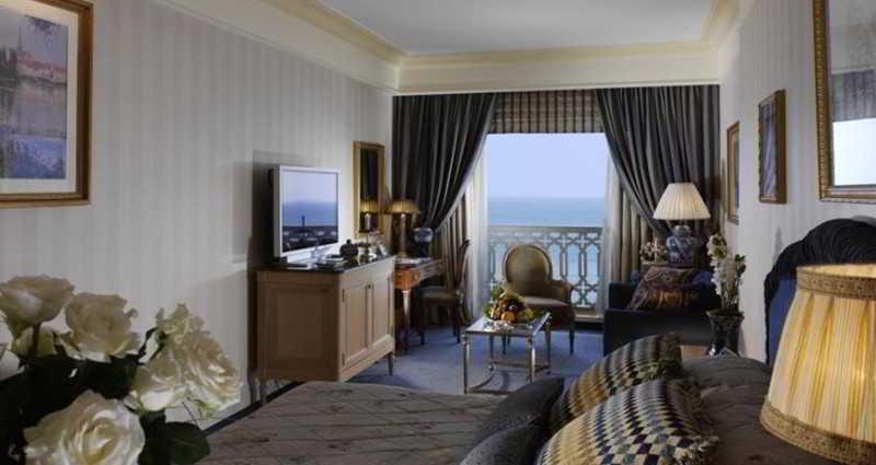 Intercontinental Le Vendome Beirut Hotel Room photo