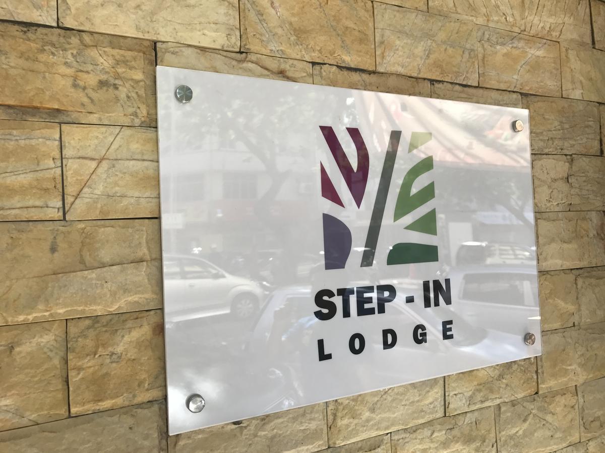 Step-In Lodge Kota Kinabalu Exterior photo