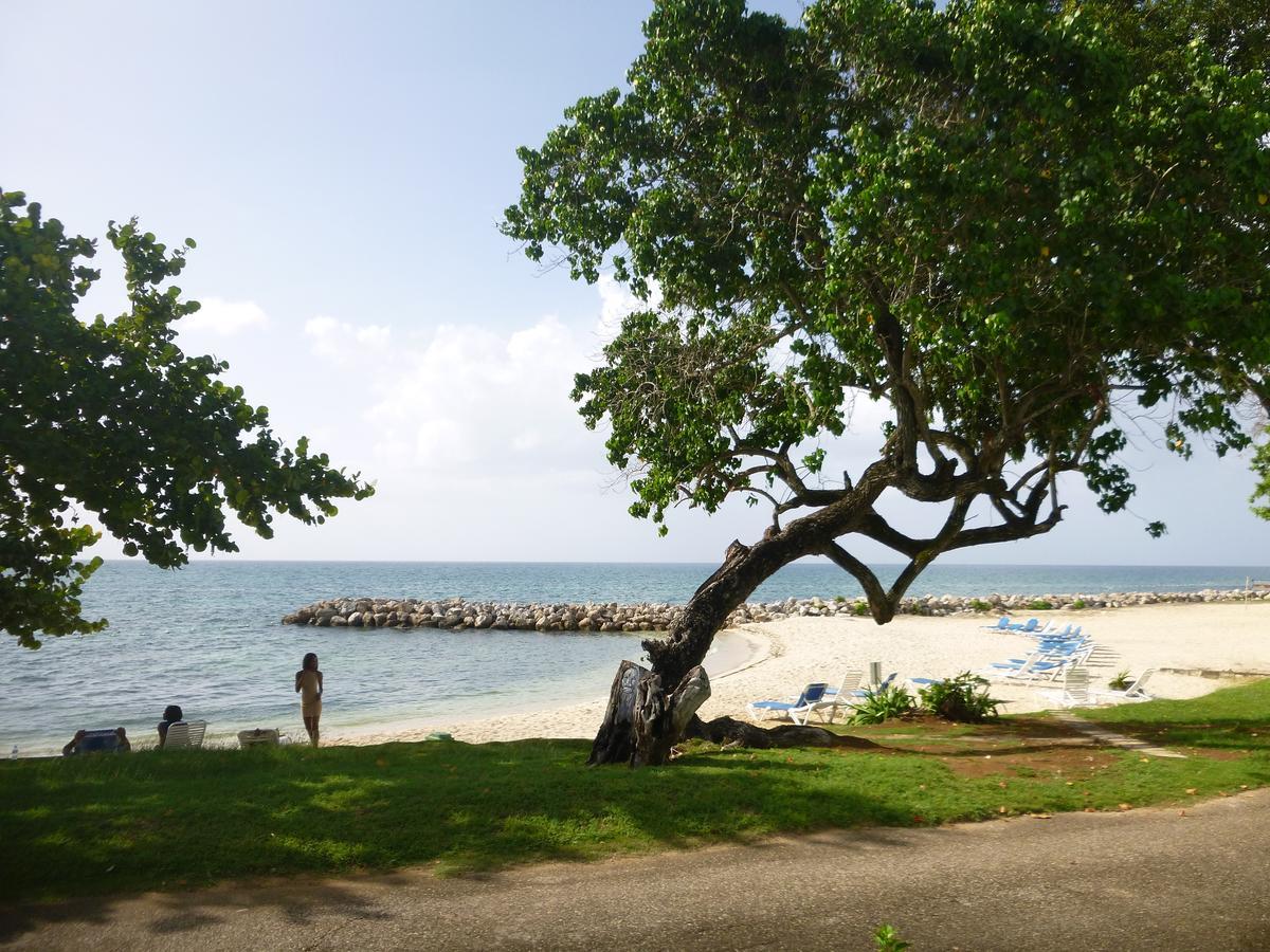 Point Village Negril Exterior photo