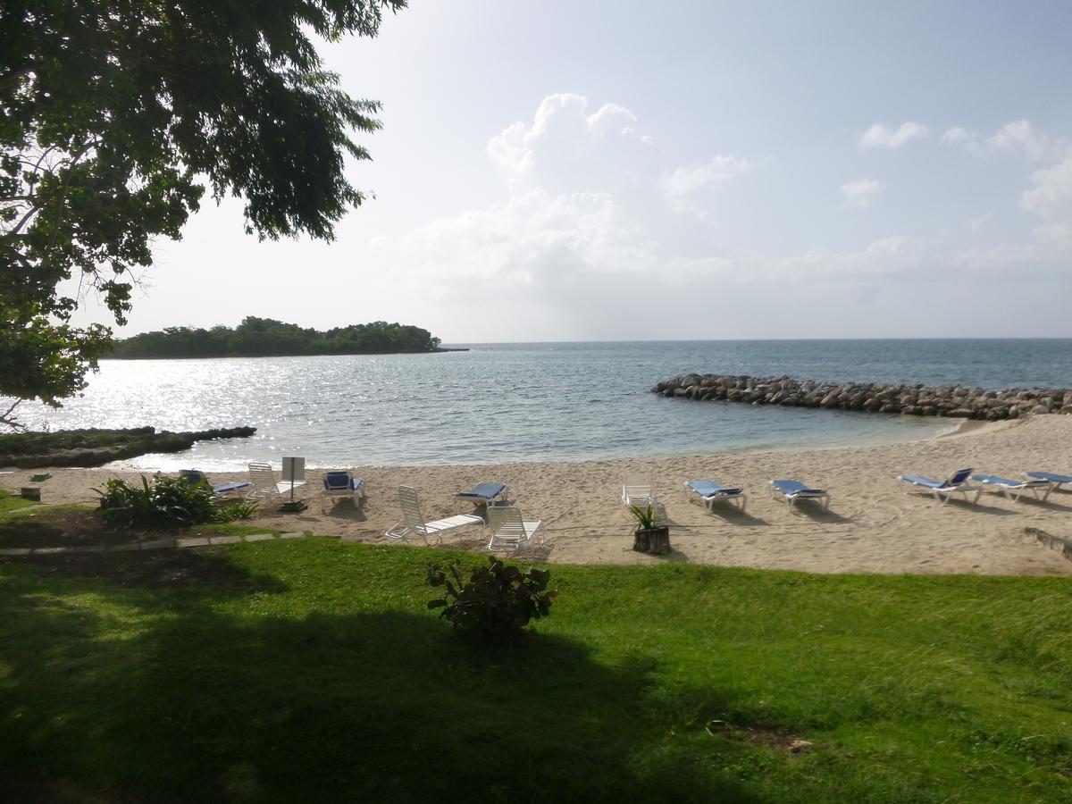 Point Village Negril Exterior photo