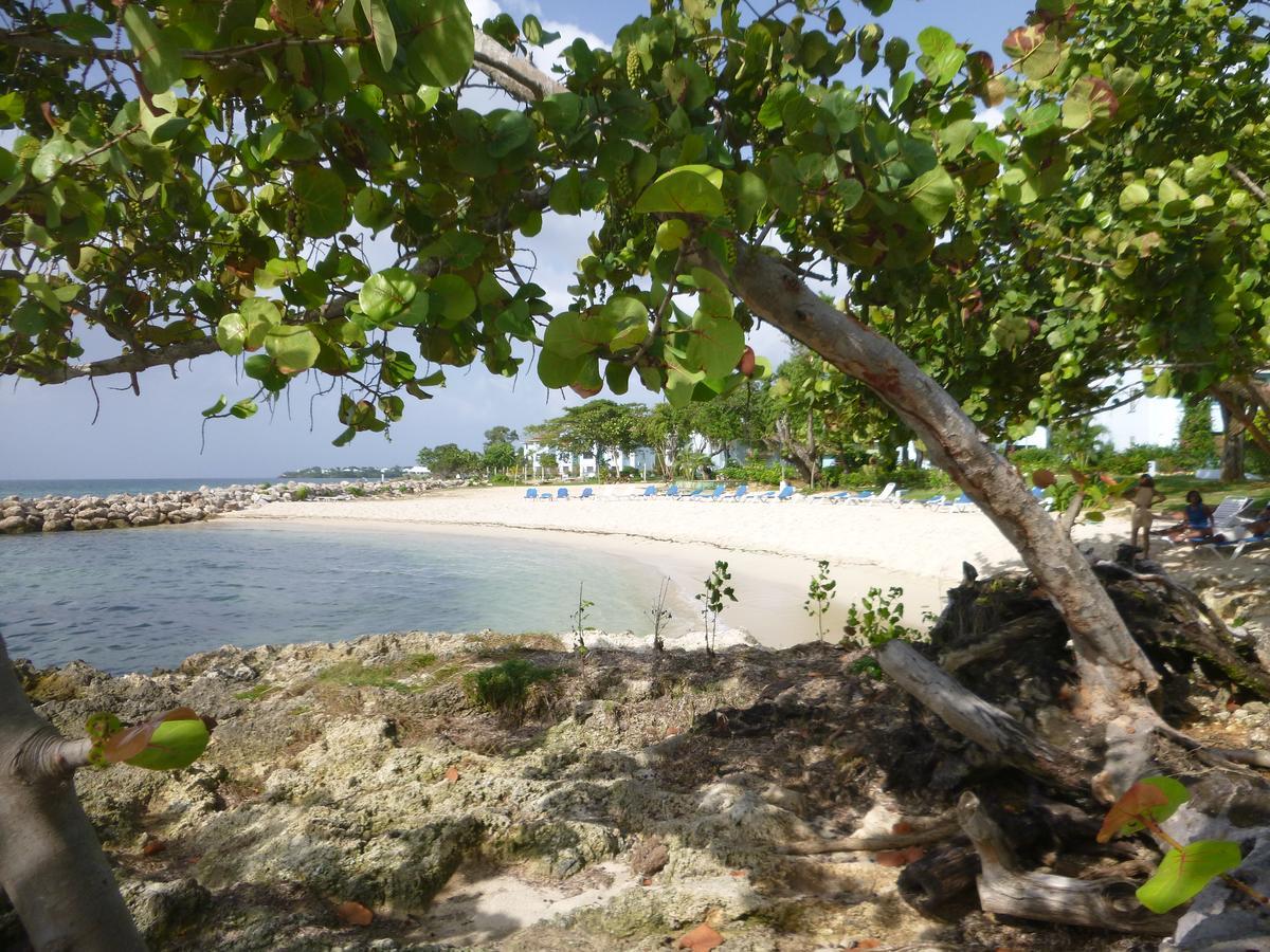 Point Village Negril Exterior photo