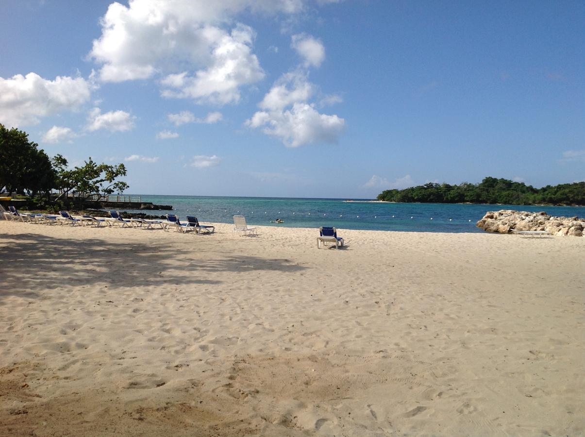 Point Village Negril Exterior photo