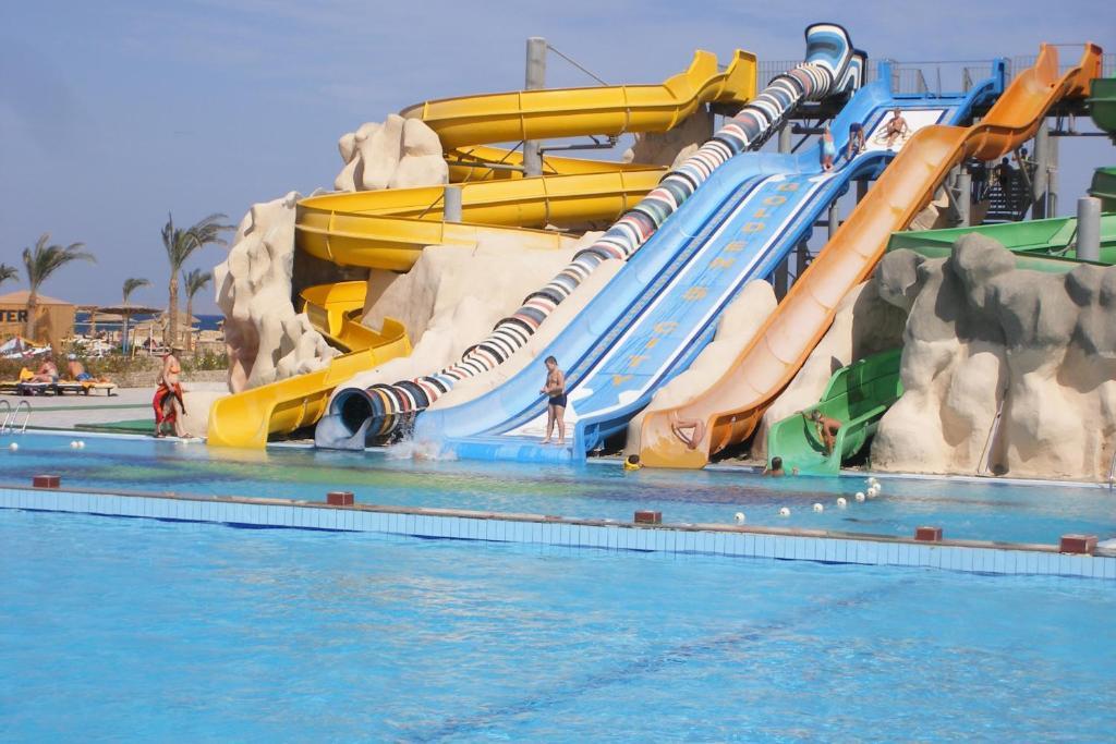 Golden 5 Diamond Beach Hotel & Resort Hurghada Exterior photo