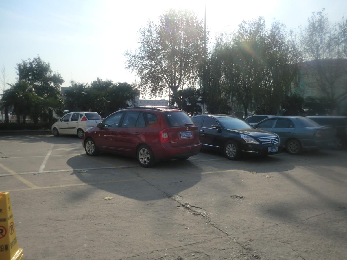 Jinjiang Inn Linyi Railway Station Exterior photo