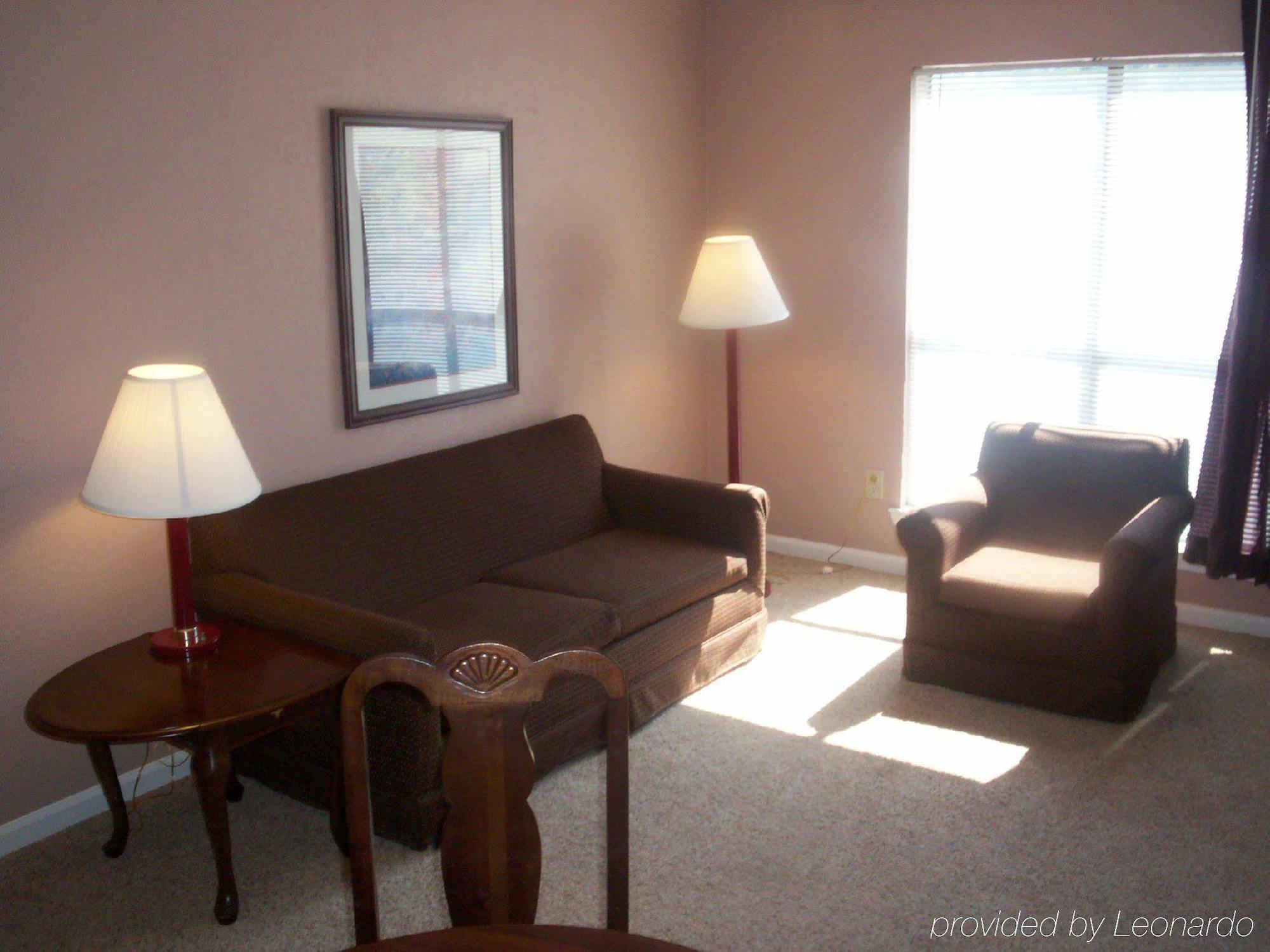 Rime Garden Inn & Suites Birmingham Room photo