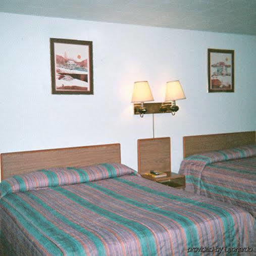 Motel Reedsburg Room photo