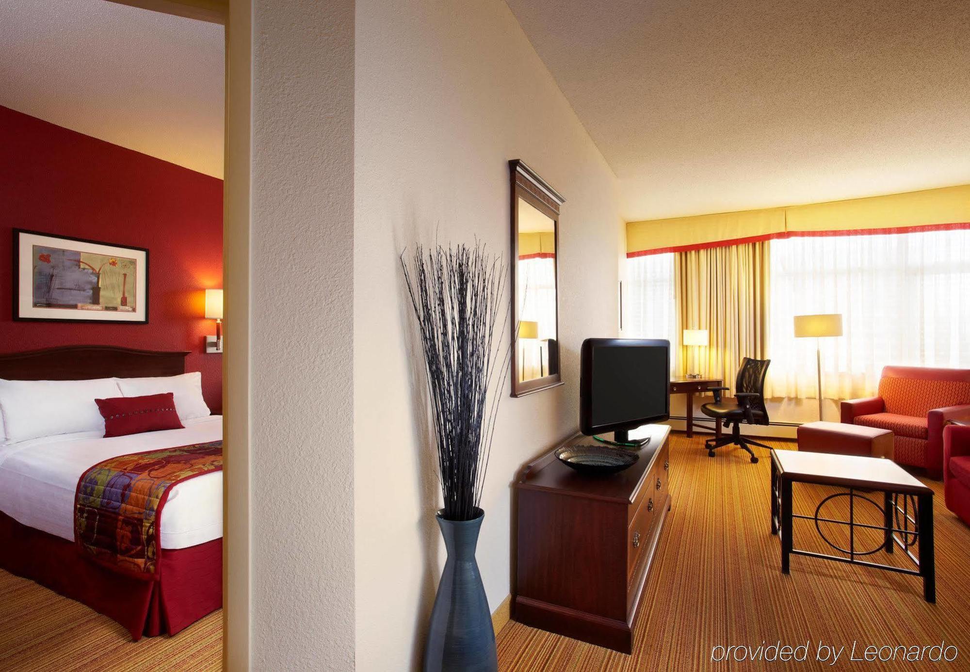 The Carleton Suite Hotel Ottawa Room photo