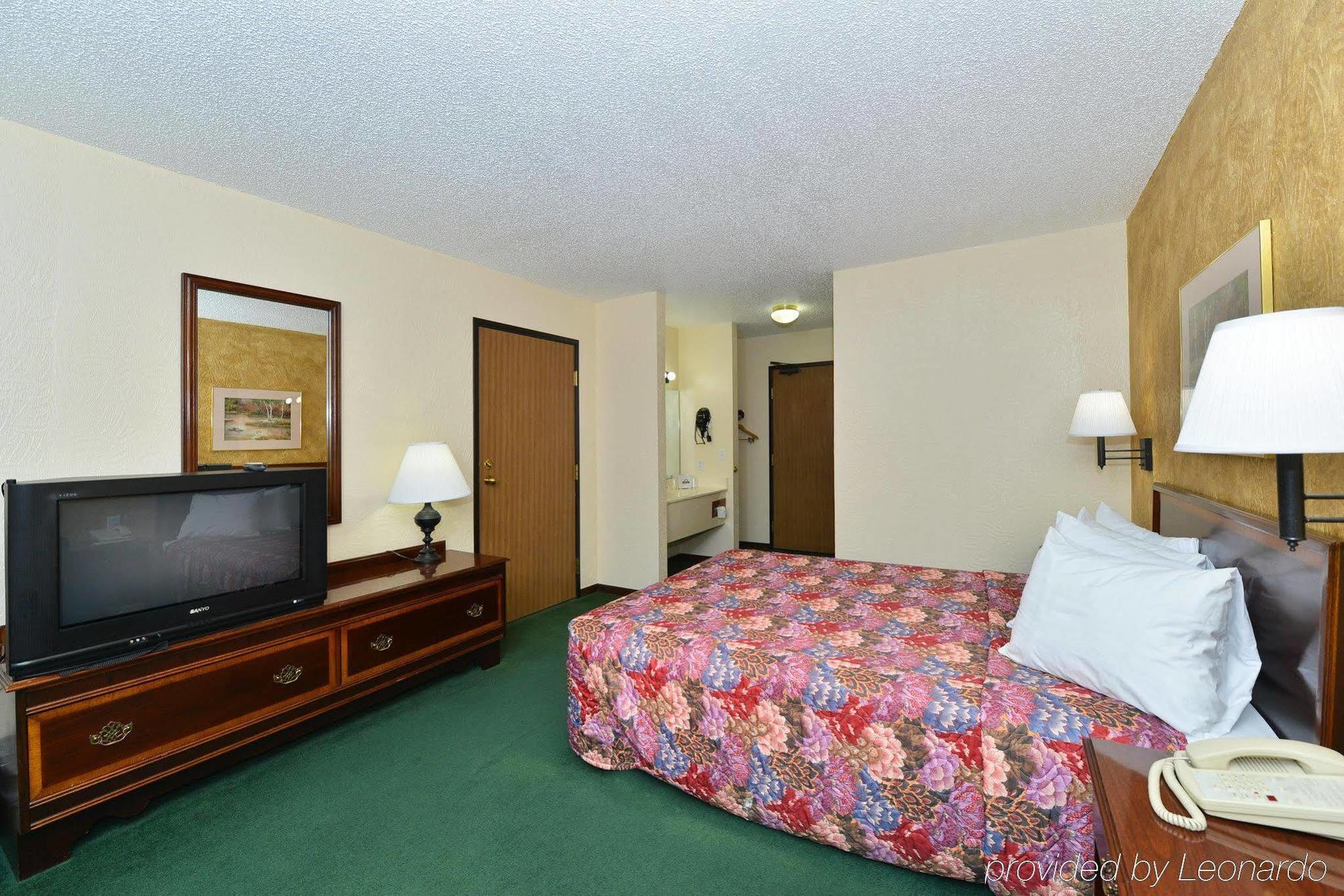 Days Inn By Wyndham Ozark Springfield Room photo