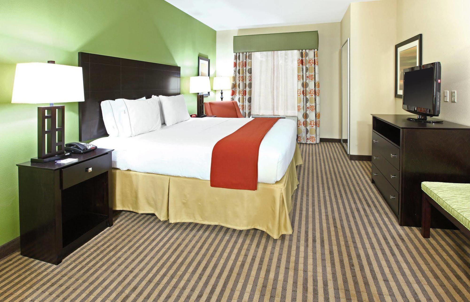 Holiday Inn Express & Suites Maumelle, An Ihg Hotel Room photo