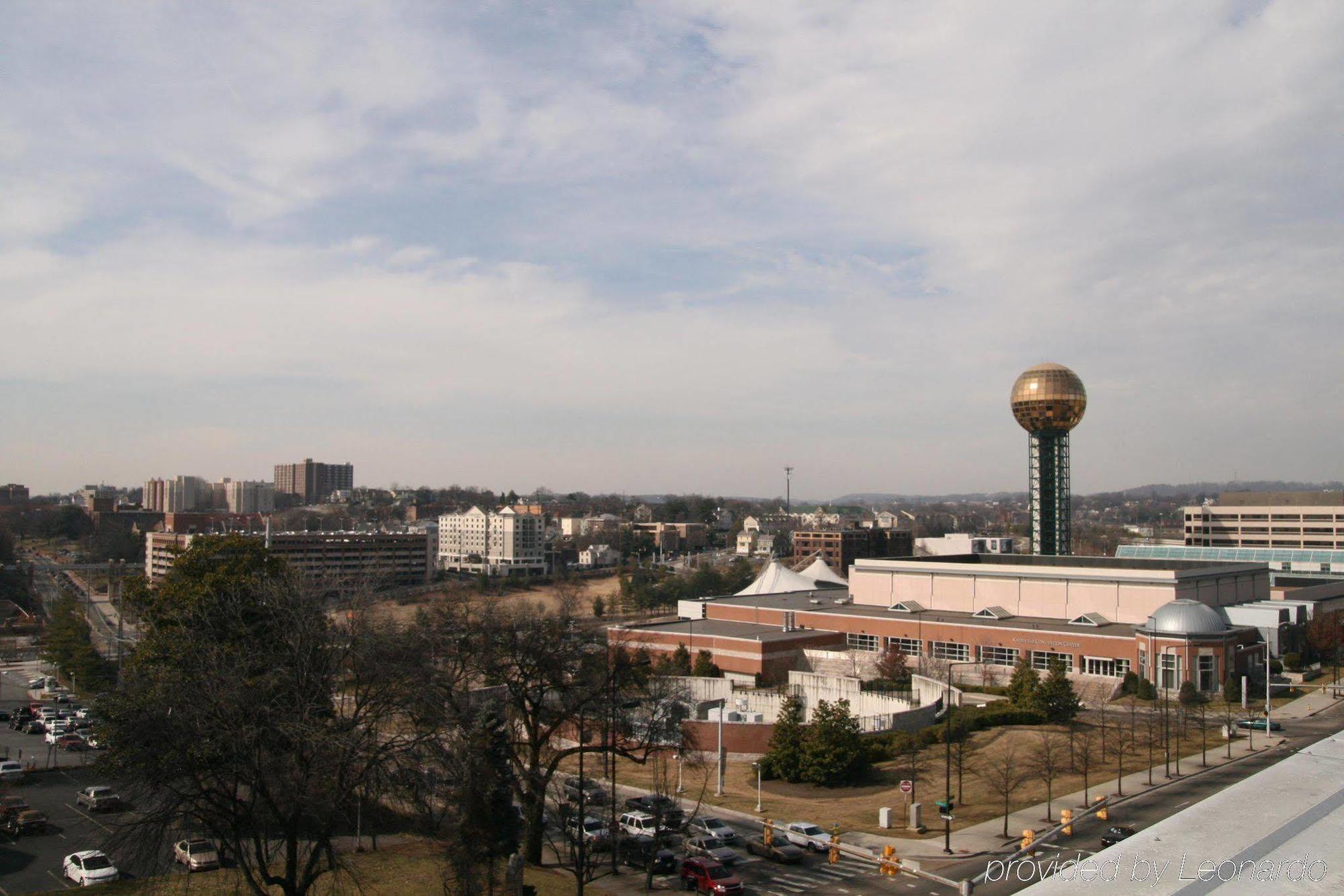 Hampton Inn & Suites Knoxville-Downtown Amenities photo