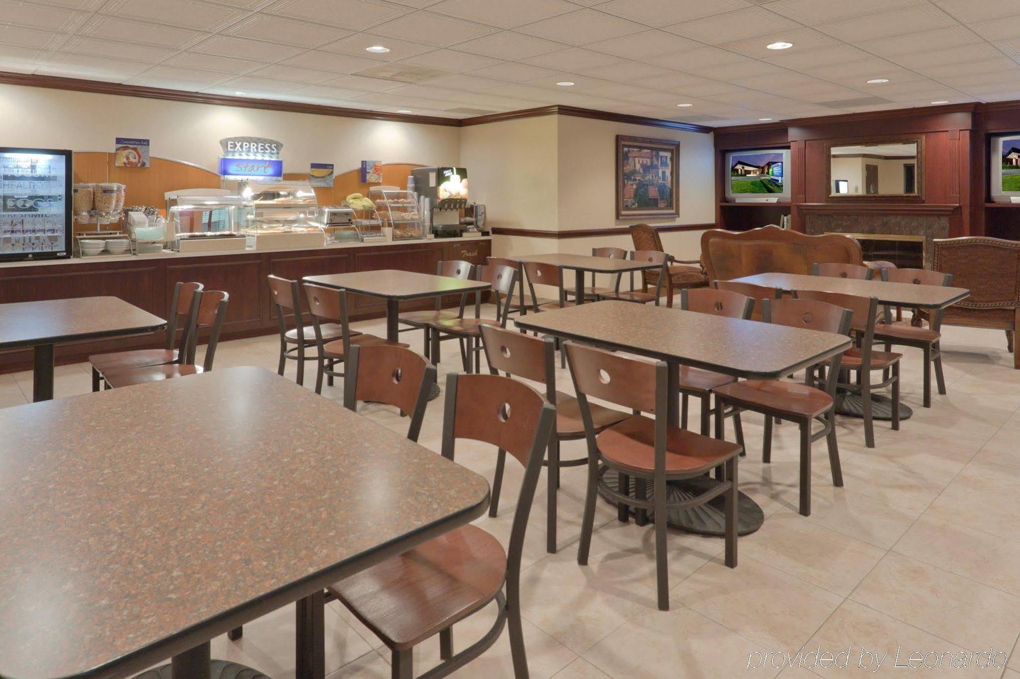 Wingate By Wyndham Mentor Oh Hotel Restaurant photo