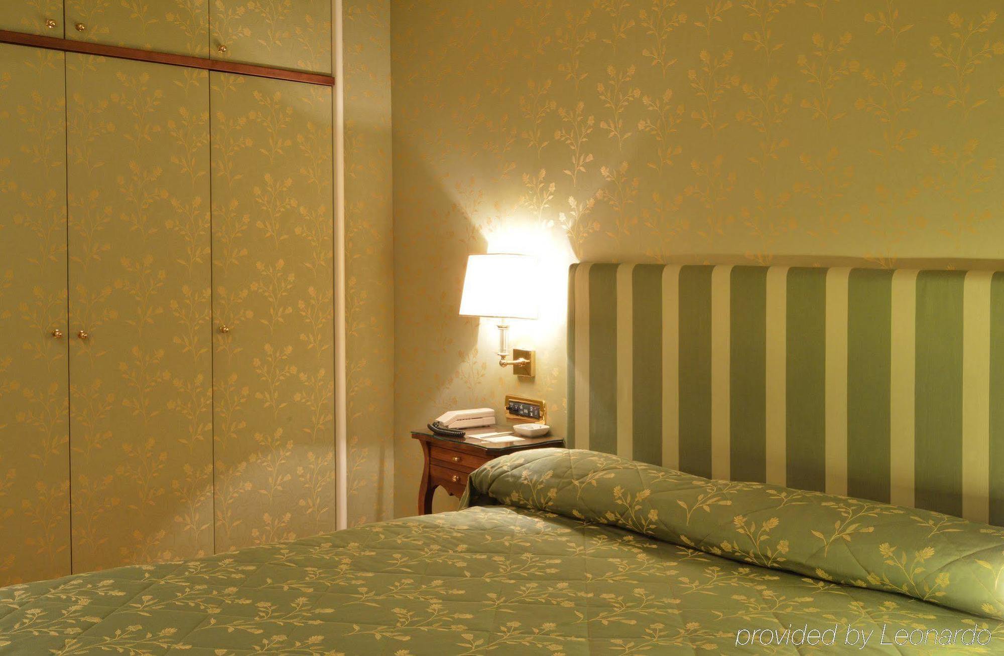 Grand Hotel Vesuvio Naples Room photo