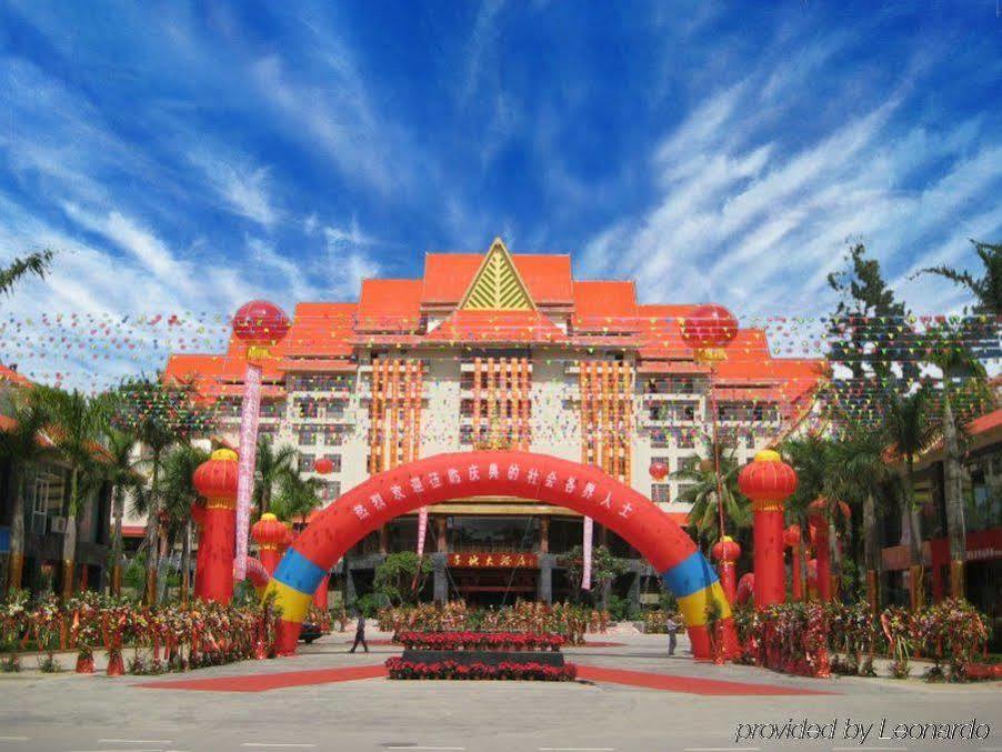 Golden Zone Hotel Jinghong Exterior photo